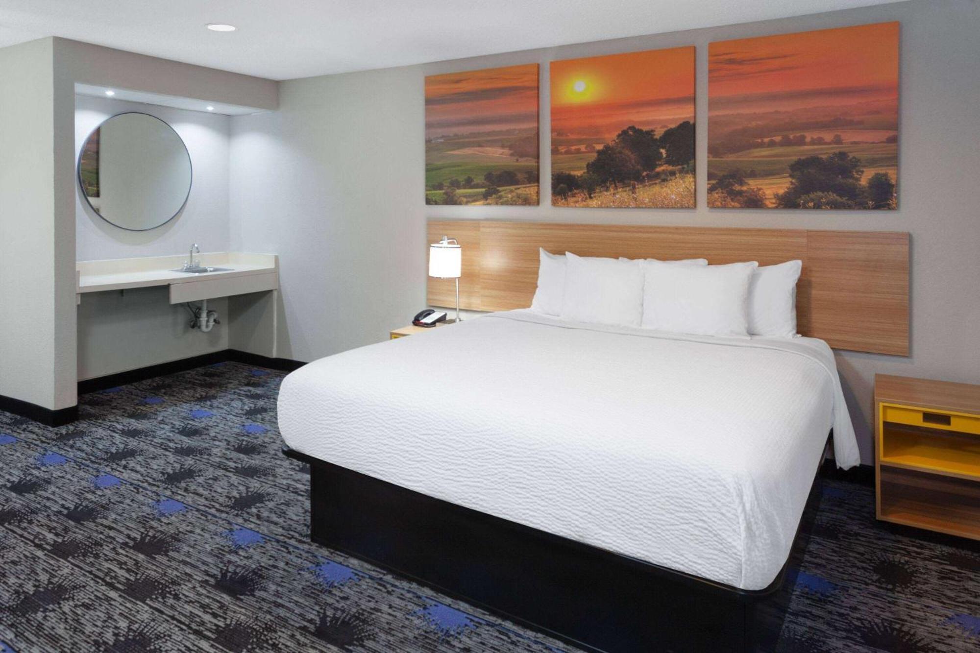 Days Inn By Wyndham Wooster Buitenkant foto