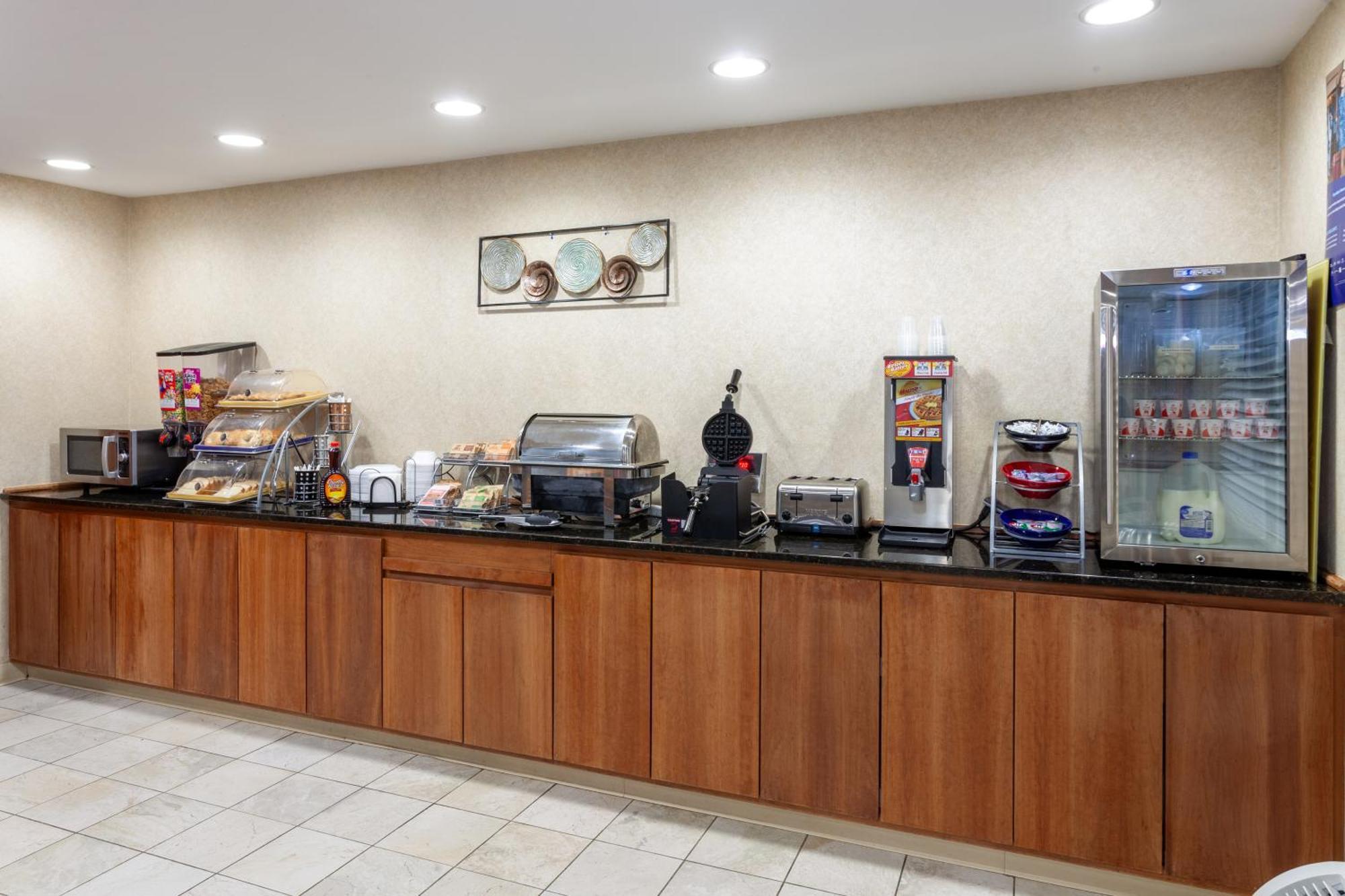 Days Inn By Wyndham Wooster Buitenkant foto