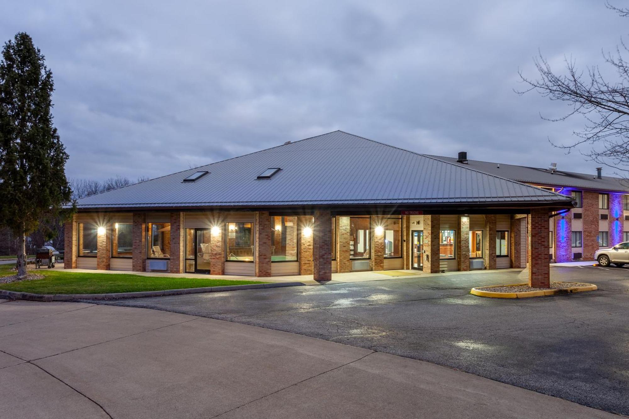 Days Inn By Wyndham Wooster Buitenkant foto